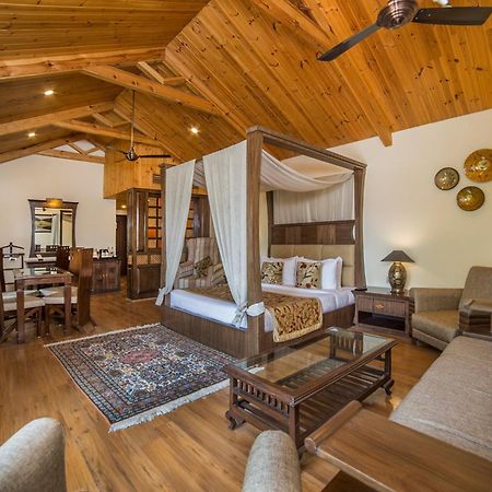 Lemon Tree Hotel Srinagar Екстериор снимка