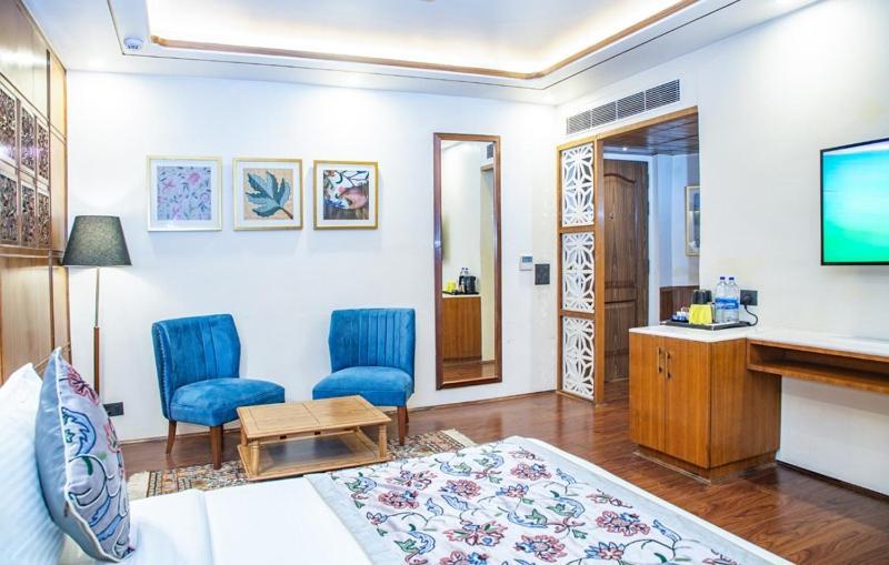 Lemon Tree Hotel Srinagar Екстериор снимка