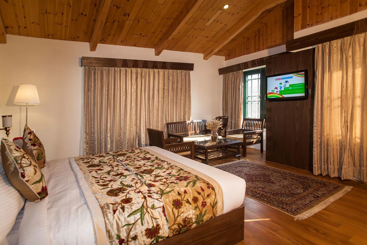 Lemon Tree Hotel Srinagar Екстериор снимка