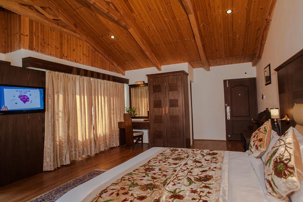 Lemon Tree Hotel Srinagar Екстериор снимка
