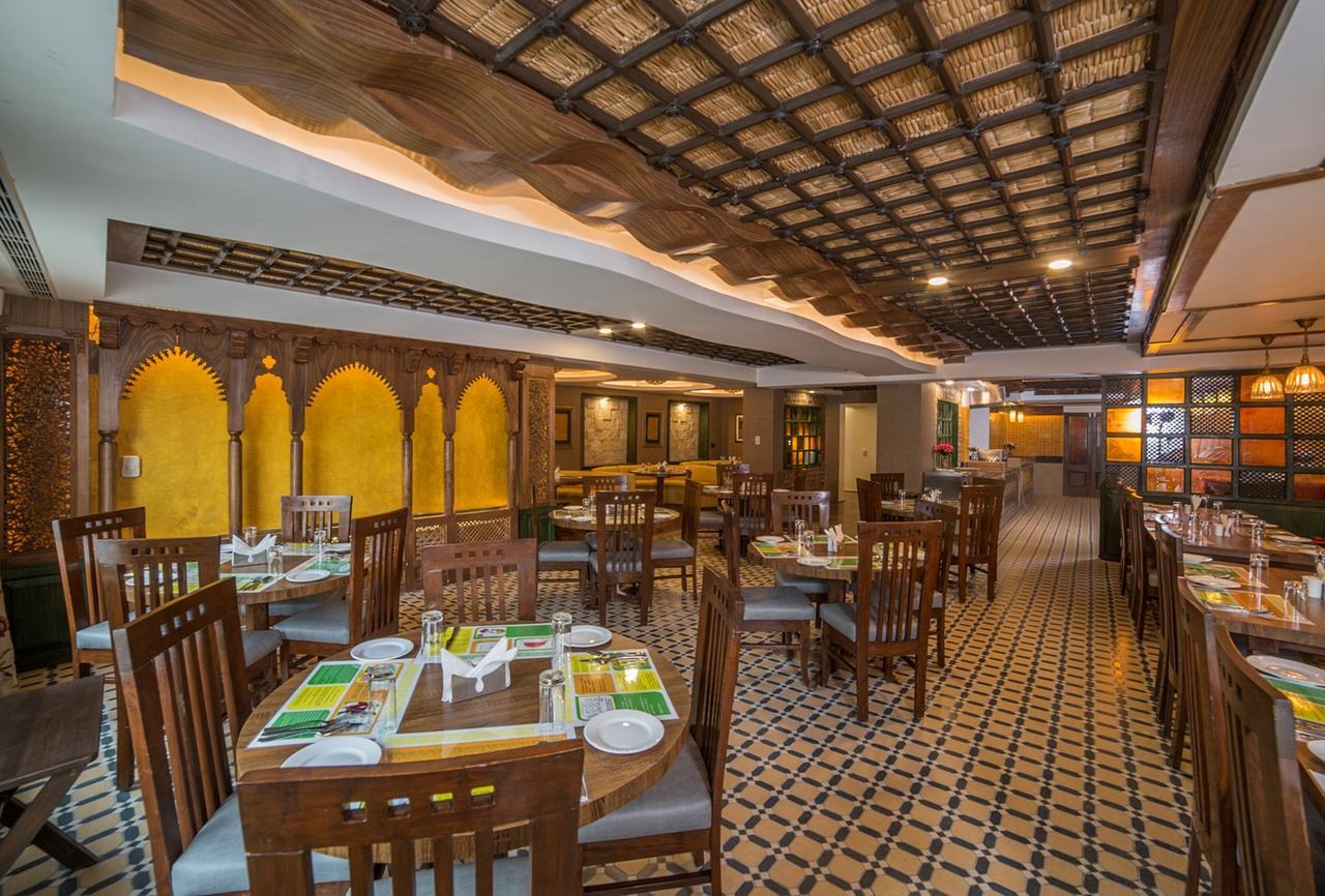 Lemon Tree Hotel Srinagar Екстериор снимка